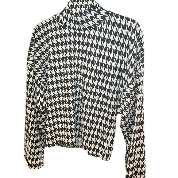 PrettyLittle Thing Houndstooth Long Sleeve Shirt Mock Neck Black White Small - Picture 7 of 7